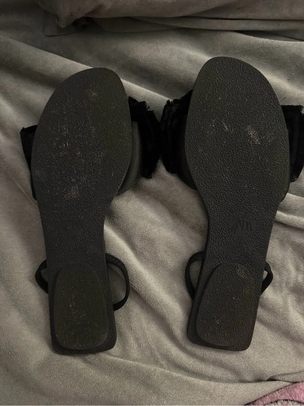 Zara Black Bow-Accent Slide Sandals - Picture 8 of 8